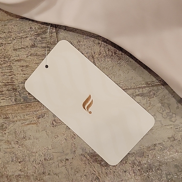 Fabletics Sports Bra - Picture 4 of 13